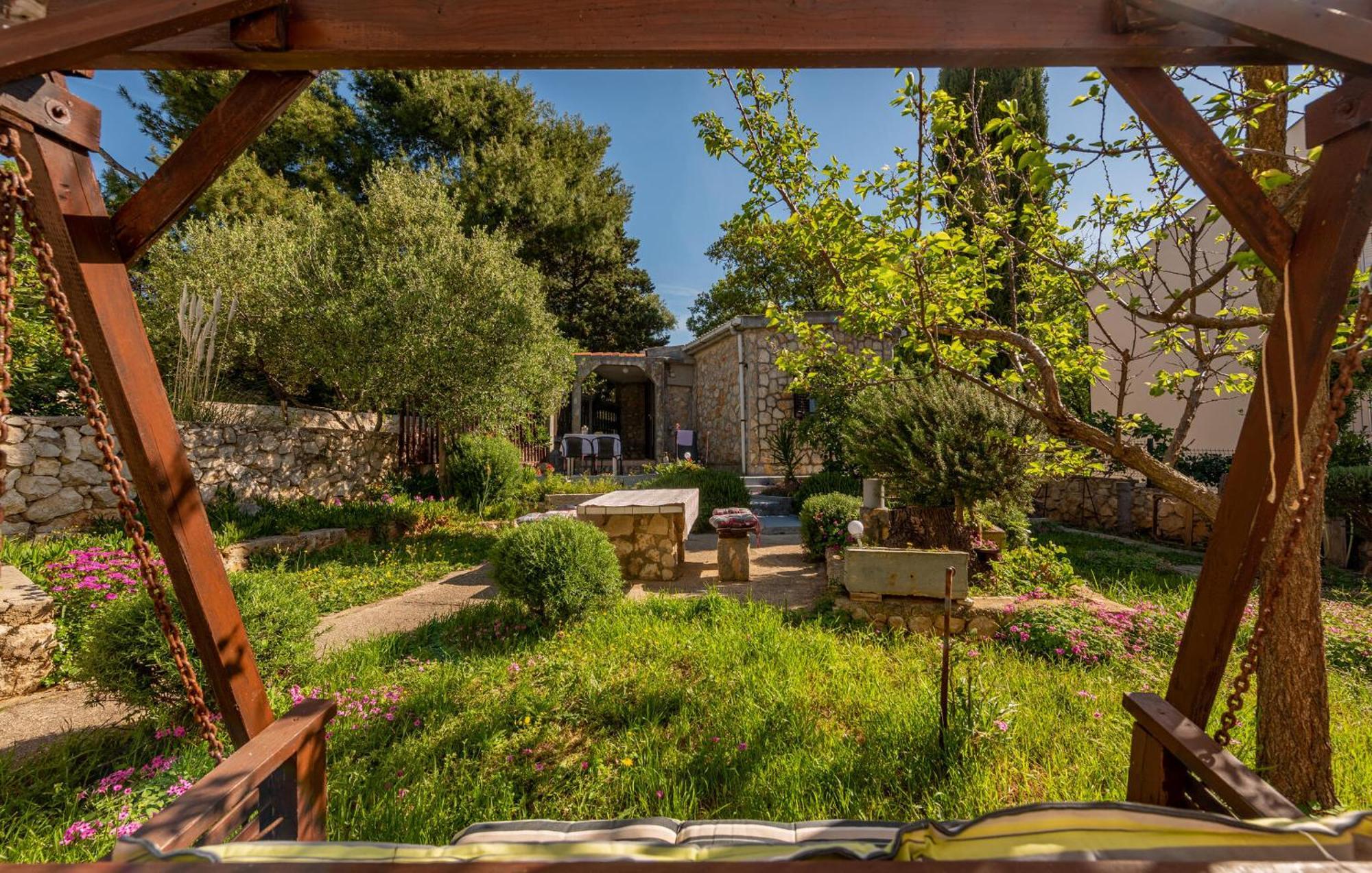 Borovići Nice Apartment In Potocnica With House Sea View מראה חיצוני תמונה